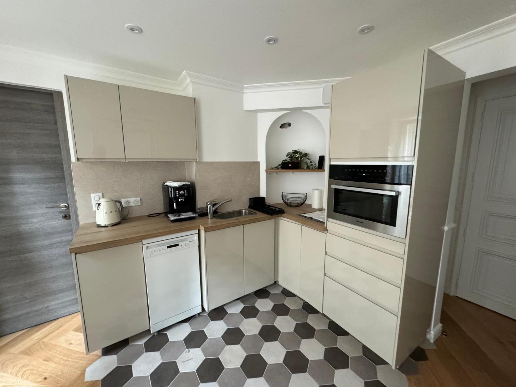 8 Eme Apartment Paris